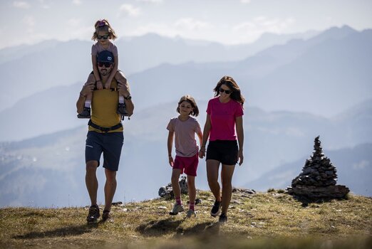 Herbstwanderung Familie Zillertal Familienhotel Theresa Zillertal | © Zillertal Arena