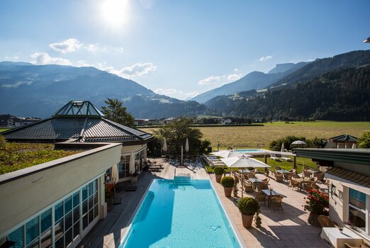 Sonnenterrasse & Aussenpool Hotel Theresa Zillertal