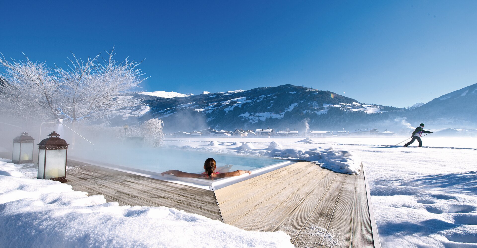 Wellnessurlaub im Zillertal Solepool im Winter mit Langläufer Hotel Theresa