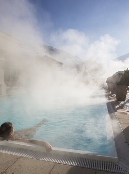 Winter Aussenpool Hotel Theresa Zillertal